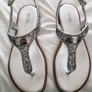 NWOT: Michael Kors MK Plate Flat Thongs in sparkly silver!